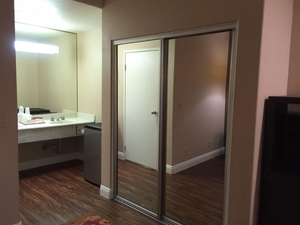 Imagen de la habitación del Hotel Cali Inn. Foto 12