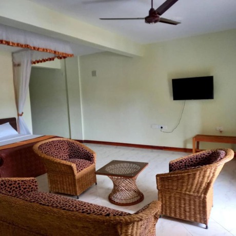 Imagen de la habitación del Hotel CaliTwapa and Restaurant. Foto 16