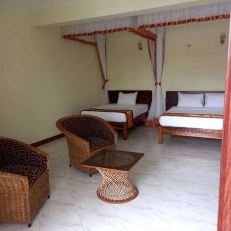 Imagen de la habitación del Hotel CaliTwapa and Restaurant. Foto 18