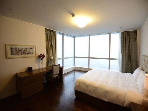 Imagen de la piscina del Hotel Calidas Landmark72 Royal Residence Hanoi. Foto 16