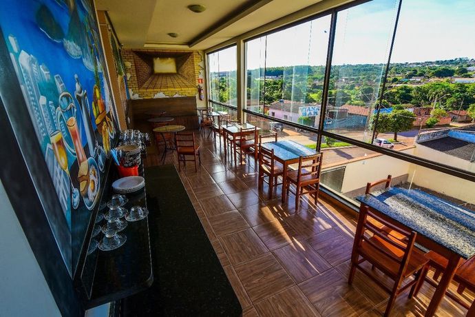 Imagen del bar/restaurante del Hotel Calif&oacute;rnia, Jata&iacute;. Foto 3