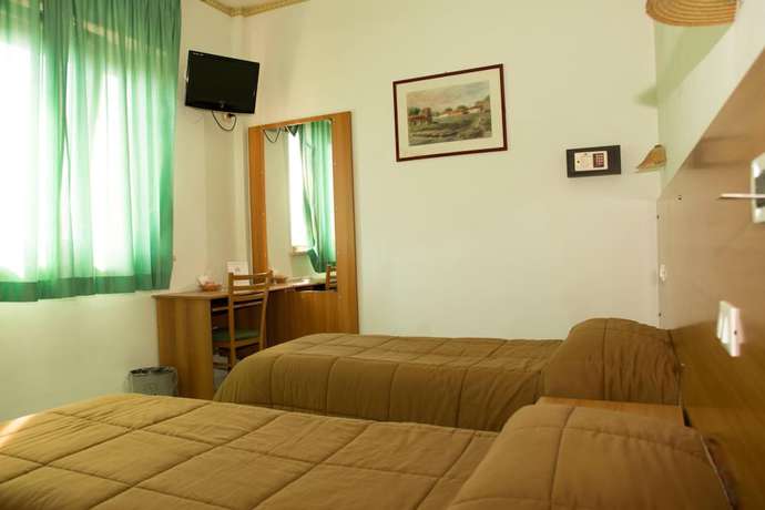 Imagen de la habitación del Hotel California, Ariccia. Foto 2