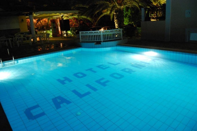 Imagen general del Hotel California Beach - Adults Only. Foto 4