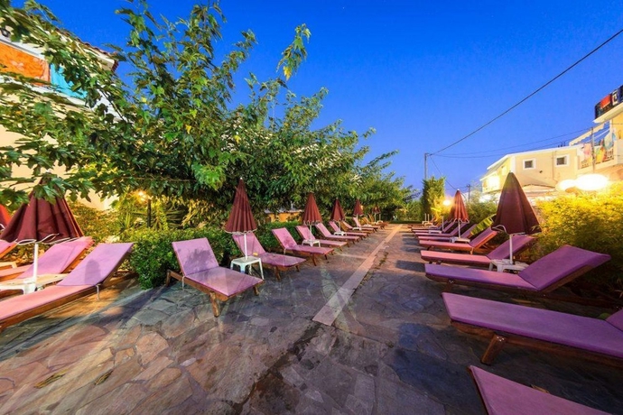 Imagen general del Hotel California Beach - Adults Only. Foto 7