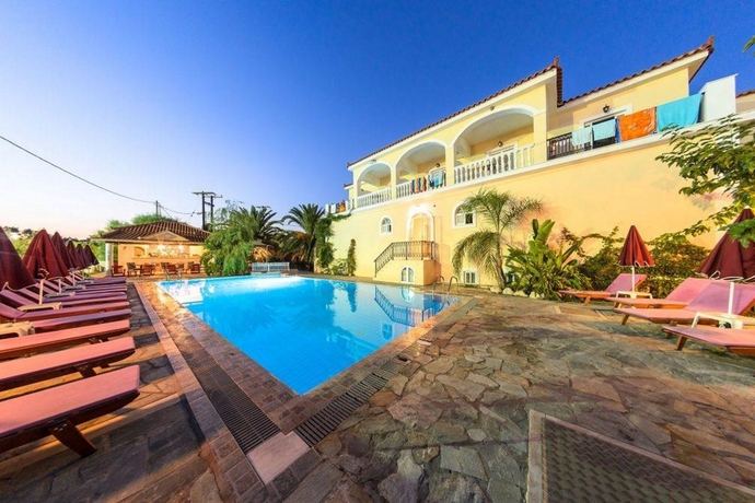 Imagen general del Hotel California Beach - Adults Only. Foto 15