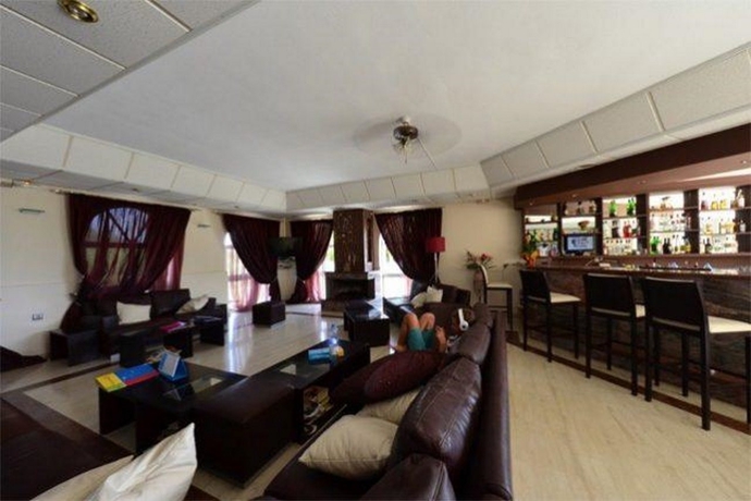 Imagen general del Hotel California Beach - Adults Only. Foto 11