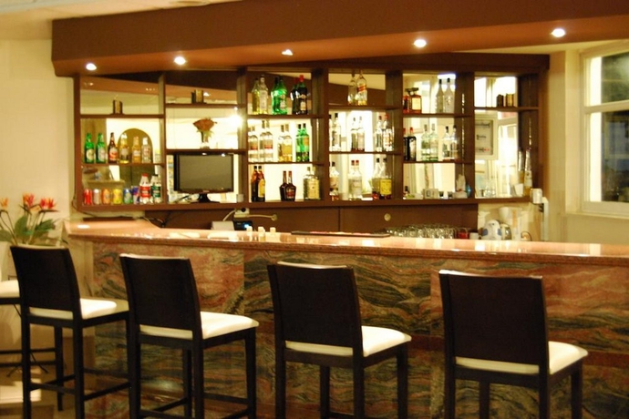 Imagen general del Hotel California Beach - Adults Only. Foto 14