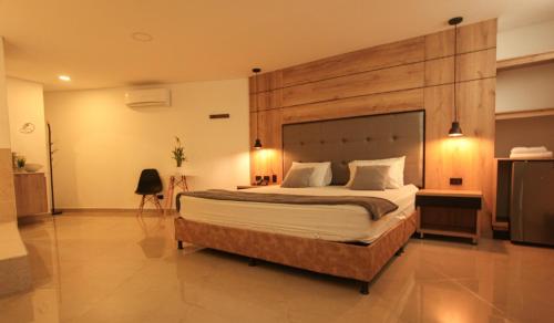 Imagen de la habitación del Hotel California Center. Foto 20
