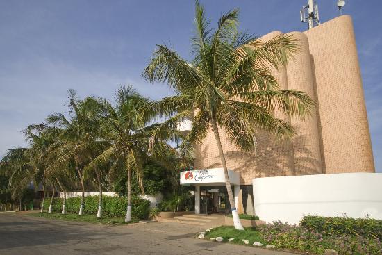 Imagen de los exteriores del Hotel California, El Yaque. Foto 5