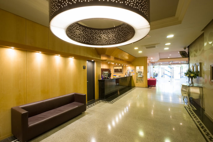 Imagen de los interiores del Hotel California Garden. Foto 24