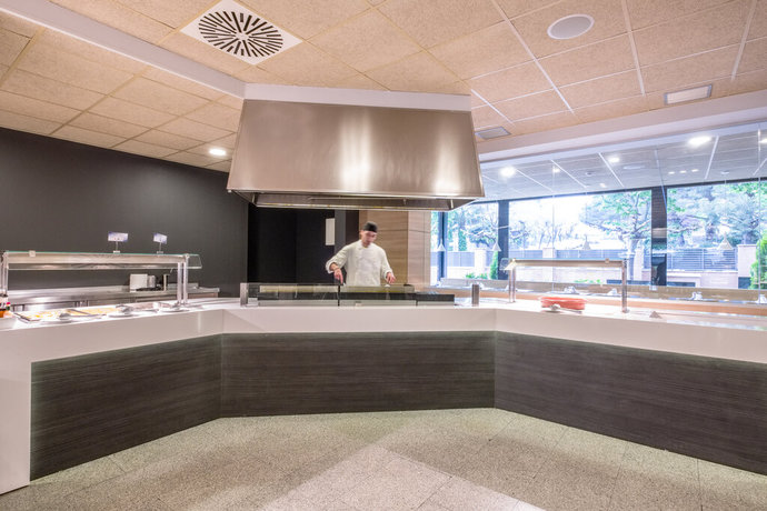 Imagen del bar/restaurante del Hotel California Garden. Foto 2