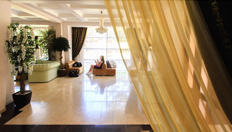 Imagen de los interiores del Hotel California, Gelendzhik. Foto 17