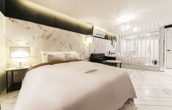 Imagen de la habitación del Hotel California, Guri. Foto 2