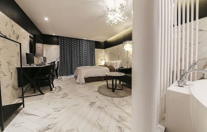 Imagen de la habitación del Hotel California, Guri. Foto 8