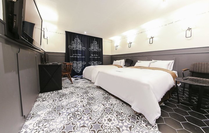 Imagen de la habitación del Hotel California, Guri. Foto 9