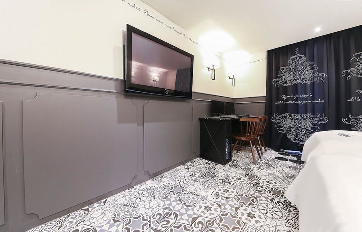 Imagen de la habitación del Hotel California, Guri. Foto 11