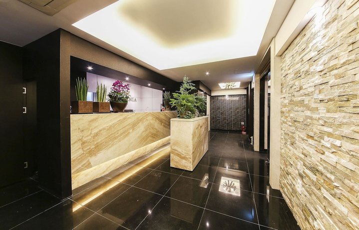 Imagen de los interiores del Hotel California, Guri. Foto 20