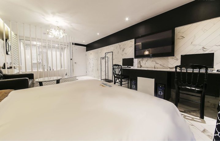 Imagen de la habitación del Hotel California, Guri. Foto 15