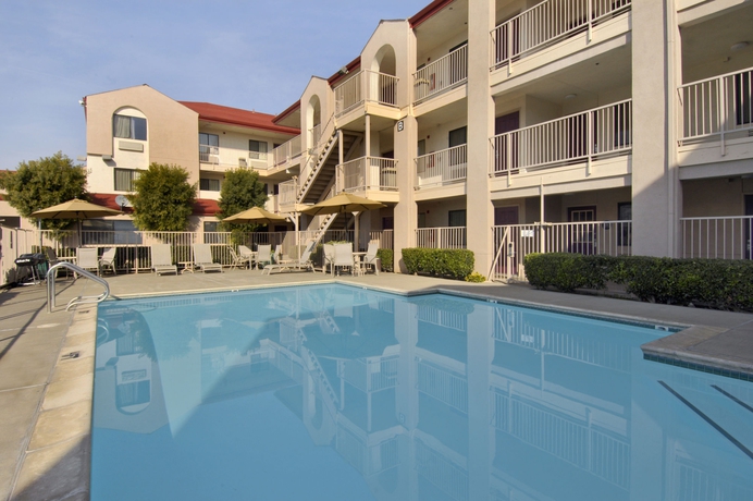 Imagen de la piscina del Hotel California Inn and Suites Rancho Cordova - Sacramento. Foto 16