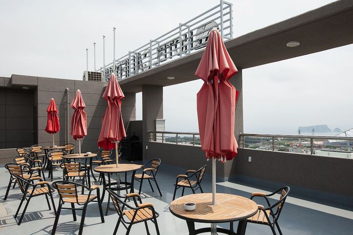 Imagen de los exteriores del Hotel California Jeju. Foto 16