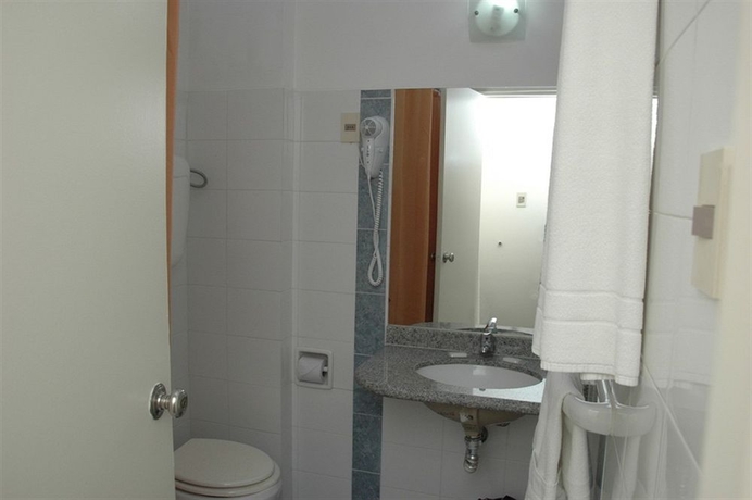 Imagen de la habitación del Hotel California, Montevideo. Foto 2