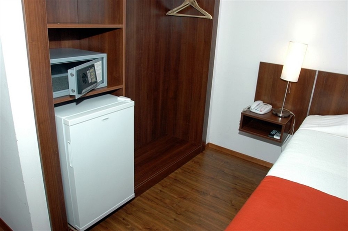 Imagen de la habitación del Hotel California, Montevideo. Foto 8