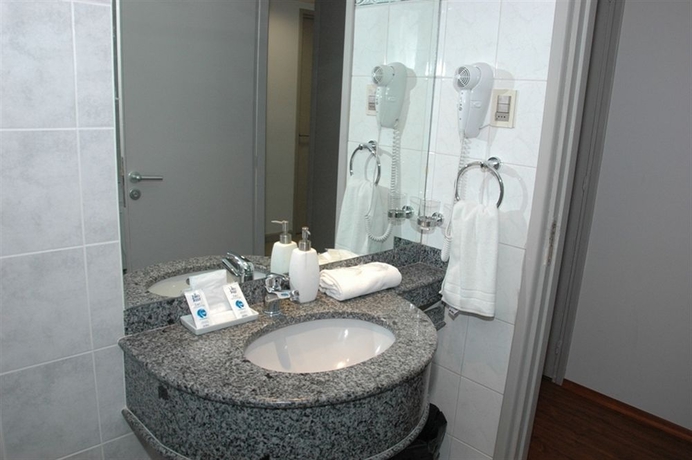 Imagen de la habitación del Hotel California, Montevideo. Foto 9