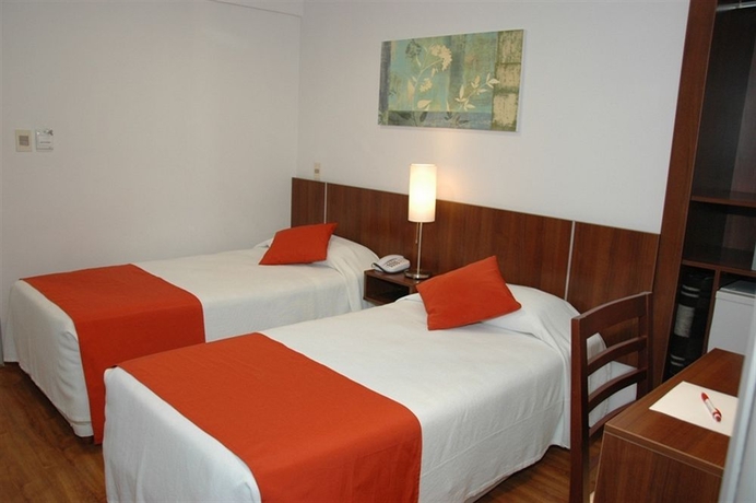 Imagen de la habitación del Hotel California, Montevideo. Foto 11