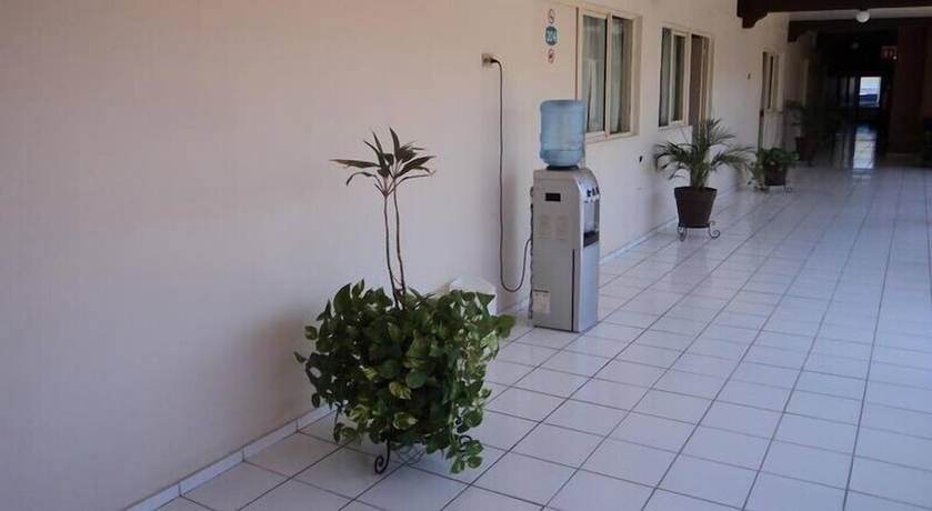 Imagen de los interiores del Hotel California, Navojoa. Foto 13