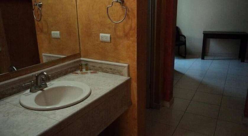 Imagen de la habitación del Hotel California, Navojoa. Foto 10