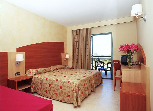 Imagen de la habitación del Hotel California Palace. Foto 11