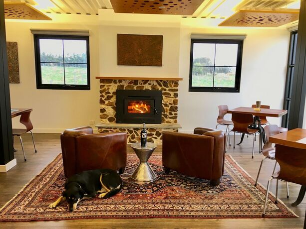 Imagen de los interiores del Hotel California Road At Inkwell Wines. Foto 35