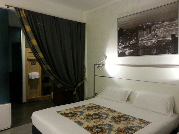Imagen de la habitación del Hotel California, Roma. Foto 4
