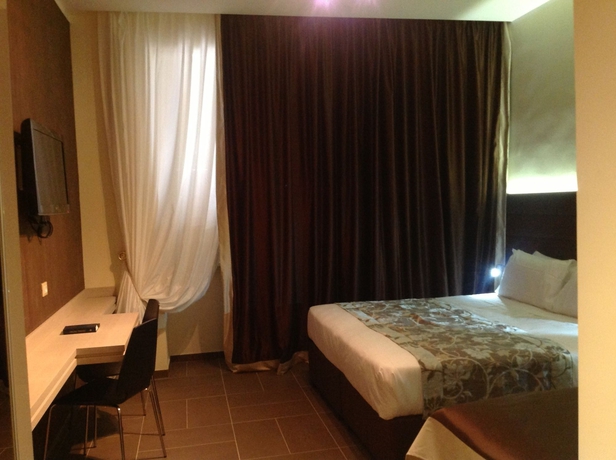 Imagen de la habitación del Hotel California, Roma. Foto 6