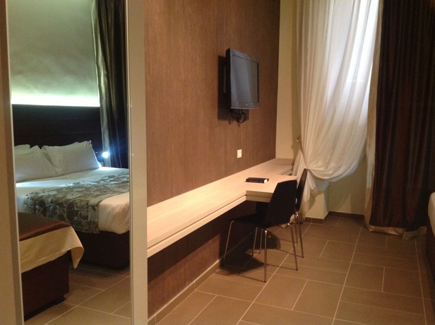 Imagen de la habitación del Hotel California, Roma. Foto 7
