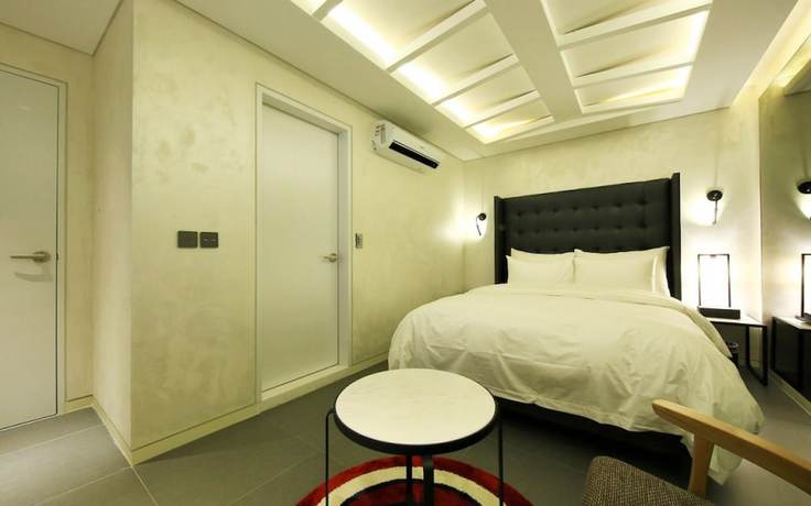 Imagen de la habitación del Hotel California Samsung. Foto 2