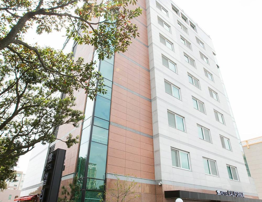 Imagen general del Hotel California, Seogwipo. Foto 7