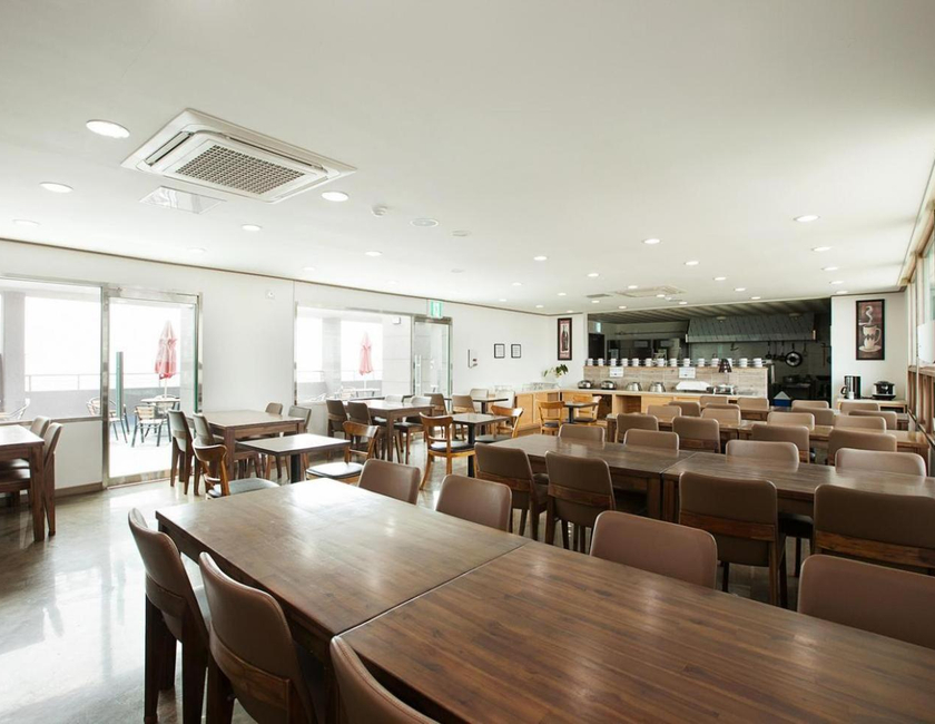Imagen general del Hotel California, Seogwipo. Foto 11