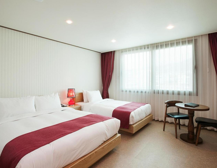 Imagen general del Hotel California, Seogwipo. Foto 17