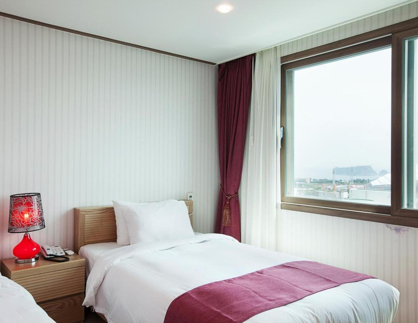 Imagen general del Hotel California, Seogwipo. Foto 18