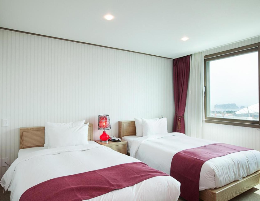Imagen general del Hotel California, Seogwipo. Foto 19