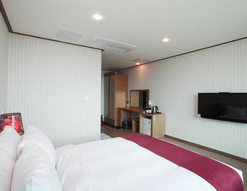 Imagen general del Hotel California, Seogwipo. Foto 21