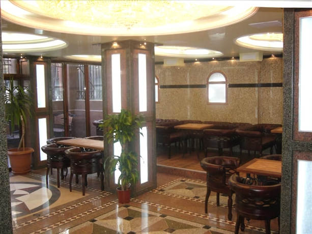 Imagen de los interiores del Hotel California, Sofia. Foto 18