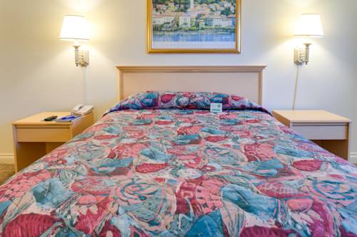 Imagen de la habitación del Hotel California Suites. Foto 9