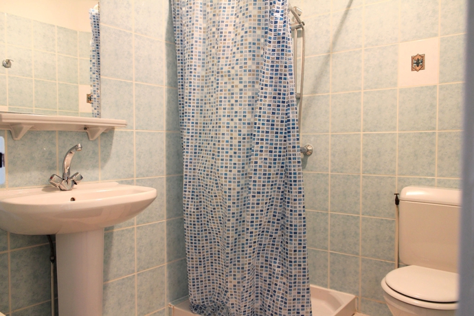 Imagen de la habitación del Hotel California, VICHY. Foto 5