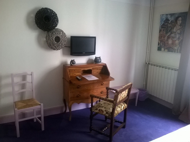 Imagen de la habitación del Hotel California, VICHY. Foto 6