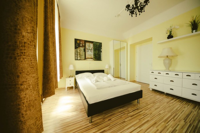 Imagen de la habitación del Hotel California, Viena. Foto 2