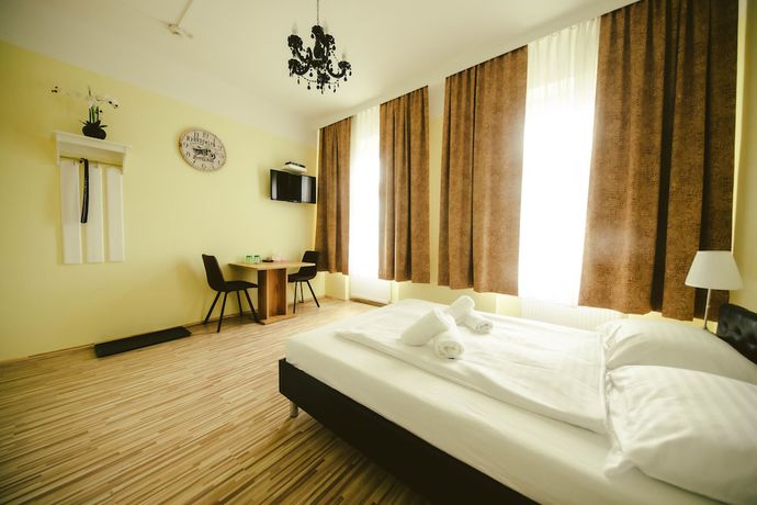 Imagen de la habitación del Hotel California, Viena. Foto 7