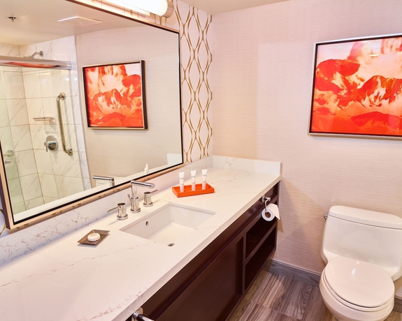 Imagen de la habitación del Hotel California and Casino. Foto 4