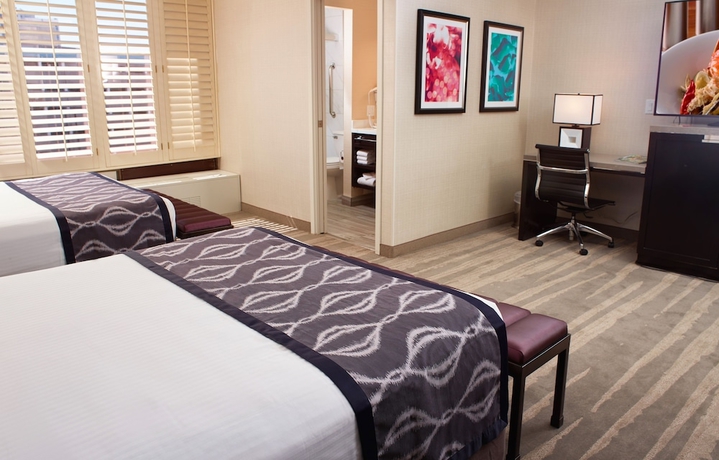 Imagen de la habitación del Hotel California and Casino. Foto 7